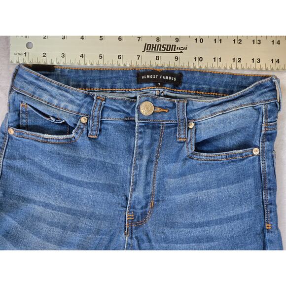 Almost Famous Flare Denim Jeans- Medium Wash- Womens Sz 7 - Picture 5 of 9